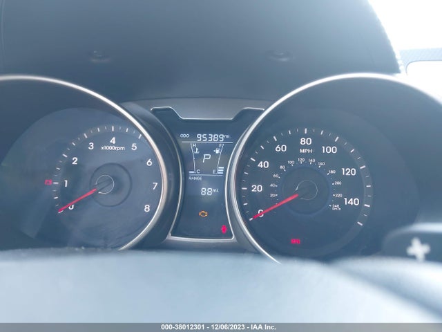 2012 HYUNDAI VELOSTER BASE W/RED/BLACK VIN: KMHTC6AD7CU028167