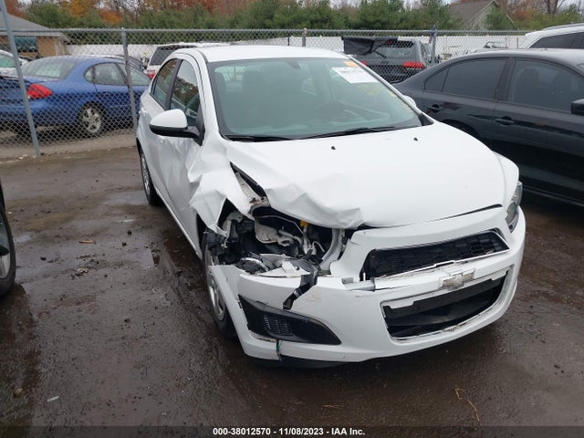 Chevrolet Sonic Ls Auto 2015 1G1JA5SH7F4150487 Image 1