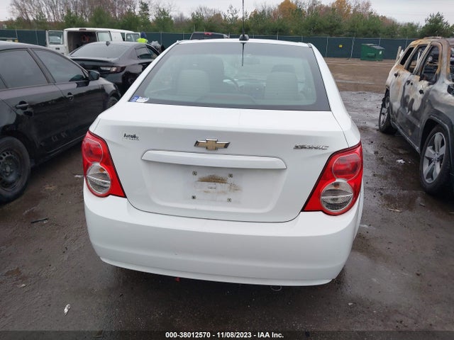 Chevrolet Sonic Ls Auto 2015 1G1JA5SH7F4150487 Image 16