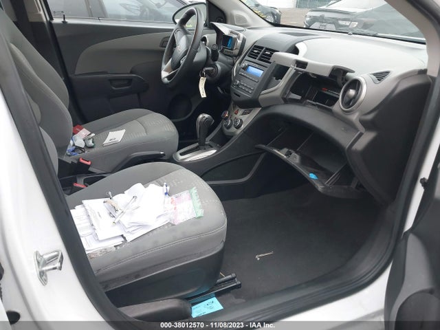 Chevrolet Sonic Ls Auto 2015 1G1JA5SH7F4150487 Image 5