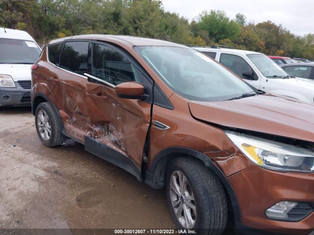 1FMCU0GDXHUA31914 Ford ESCAPE SE