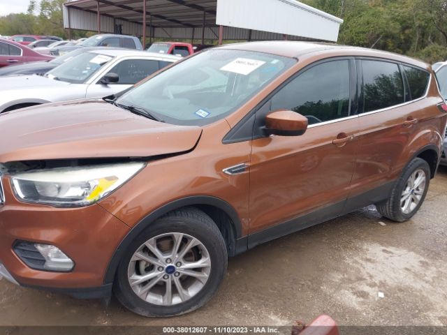 1FMCU0GDXHUA31914 Ford ESCAPE SE