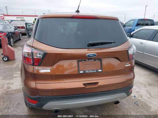 1FMCU0GDXHUA31914 Ford ESCAPE SE