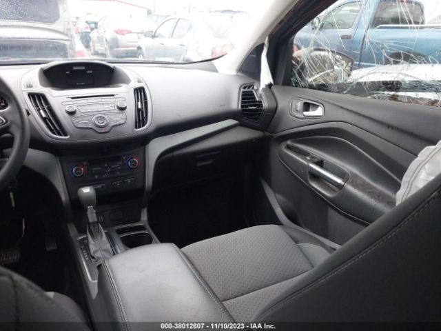 1FMCU0GDXHUA31914 Ford ESCAPE SE