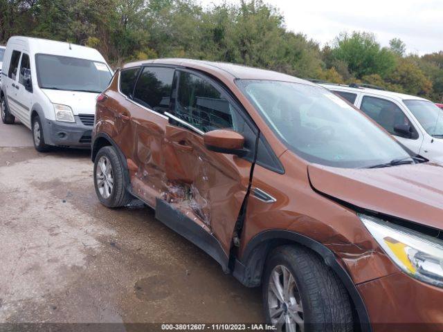 1FMCU0GDXHUA31914 Ford ESCAPE SE