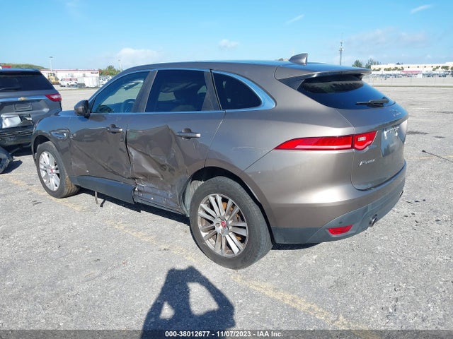 2017 JAGUAR F-PACE SADCK2BV2HA060206 Photo 2