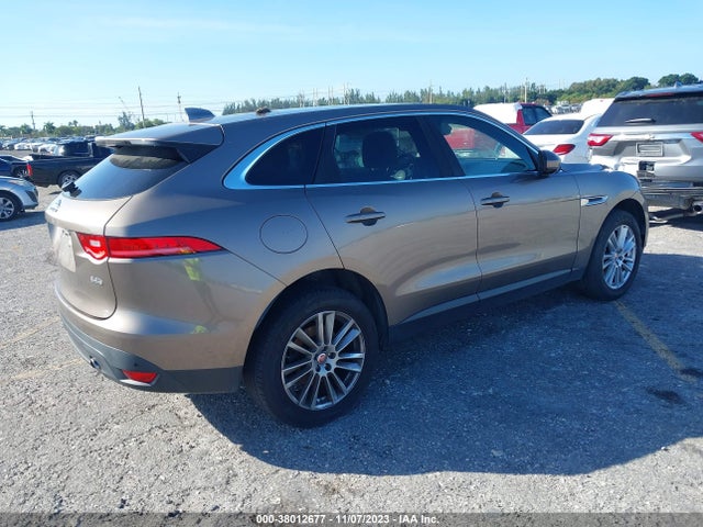 2017 JAGUAR F-PACE SADCK2BV2HA060206 Photo 3