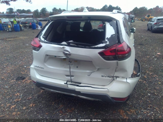 2018 NISSAN ROGUE SV VIN: KNMAT2MV2JP549897