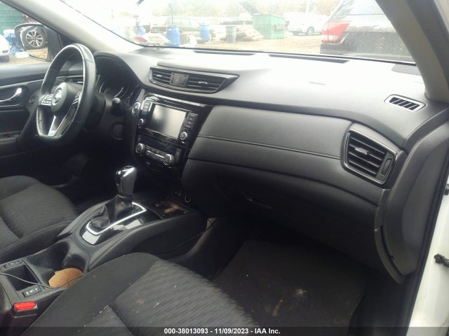 2018 NISSAN ROGUE SV VIN: KNMAT2MV2JP549897