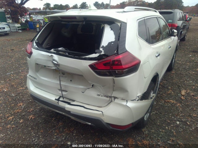 2018 NISSAN ROGUE SV VIN: KNMAT2MV2JP549897