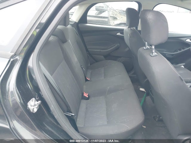 2015 FORD FOCUS SE VIN: 1FADP3F28FL201455