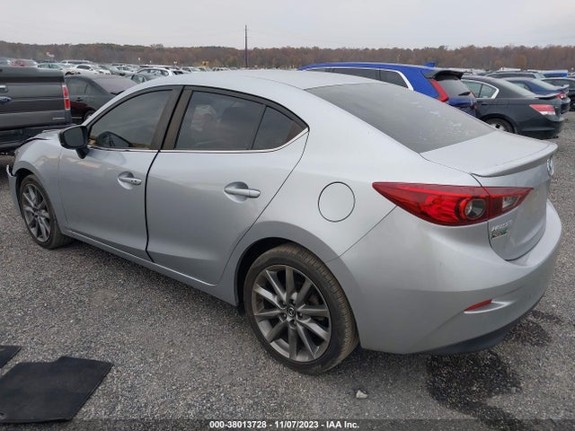 3MZBN1V39JM255163 Mazda Mazda3 Touring
