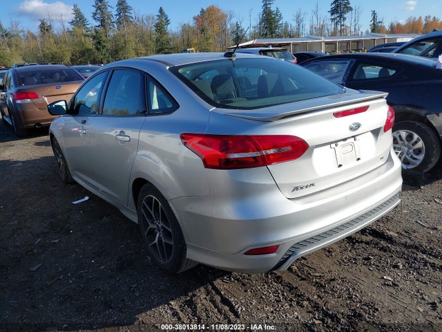 2016 FORD FOCUS SE VIN: 1FADP3F28GL374586
