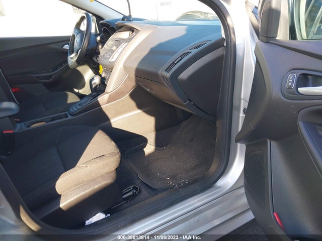 2016 FORD FOCUS SE VIN: 1FADP3F28GL374586