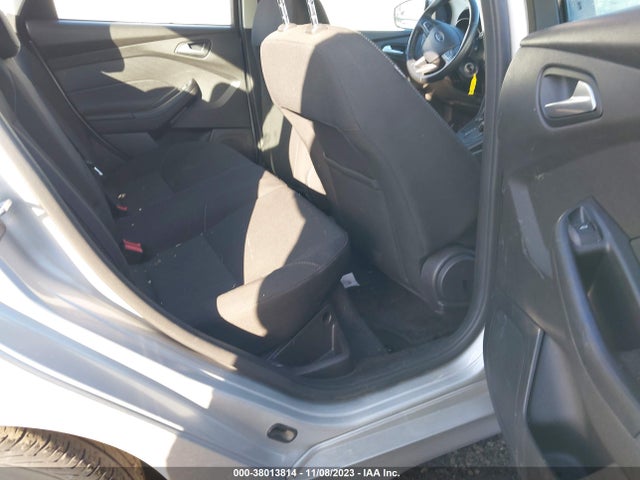 2016 FORD FOCUS SE VIN: 1FADP3F28GL374586