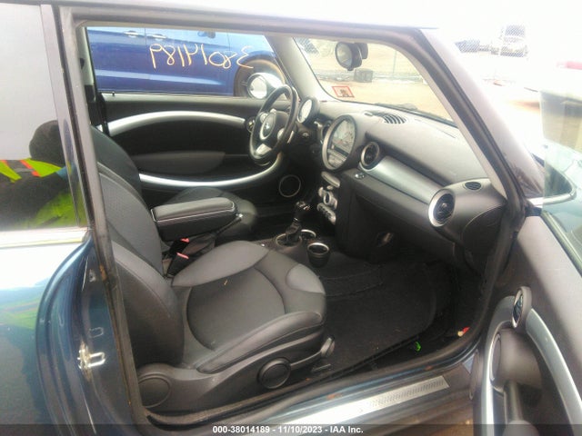 2009 MINI COOPER S WMWMF735X9TW86217 Photo 4