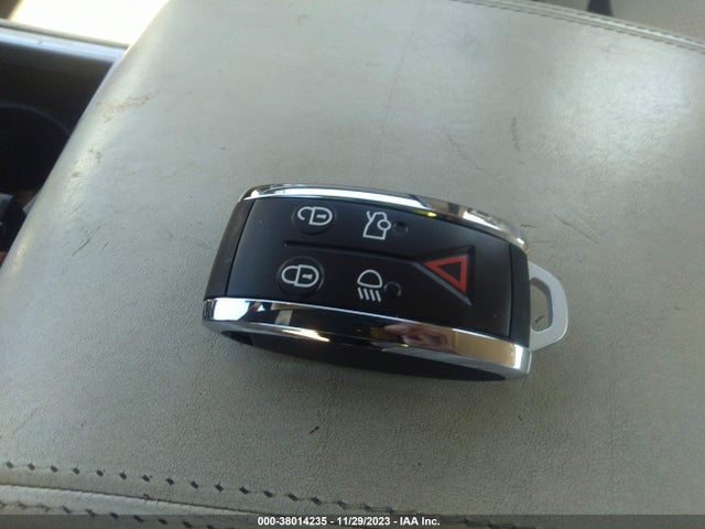 2012 JAGUAR XF SAJWA0HB2CLS21584 Photo 10