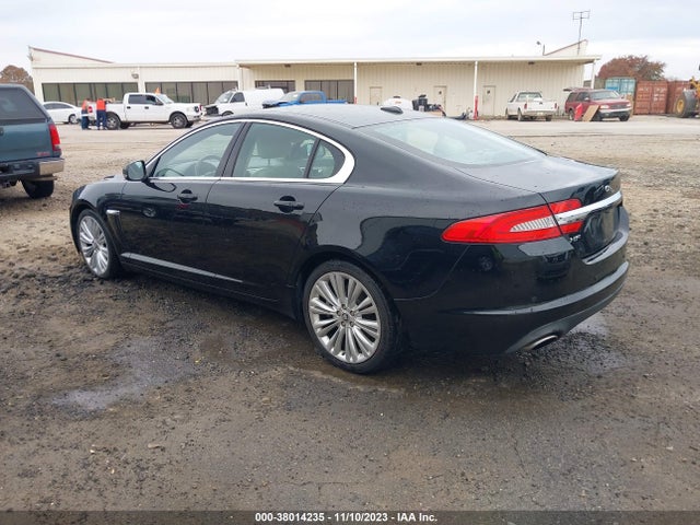2012 JAGUAR XF SAJWA0HB2CLS21584 Photo 2
