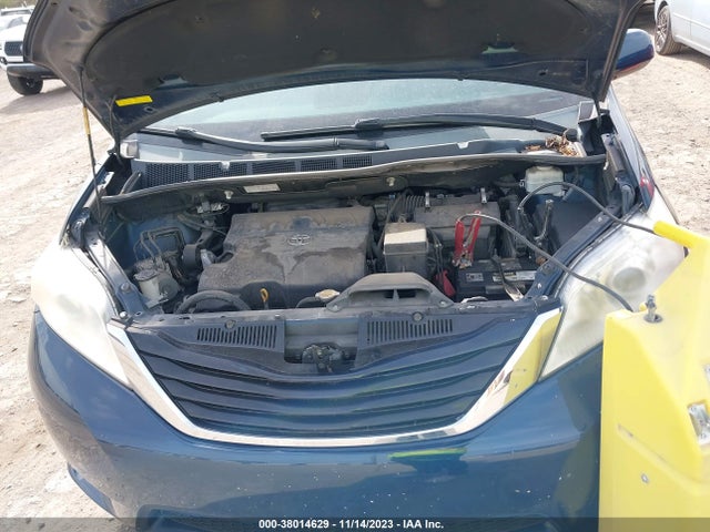 2012 TOYOTA SIENNA LE V6 8 PASSENGER VIN: 5TDKK3DC1CS239311