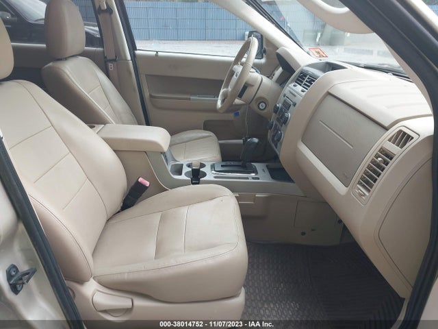 2011 FORD ESCAPE XLT VIN: 1FMCU9DG2BKA18922