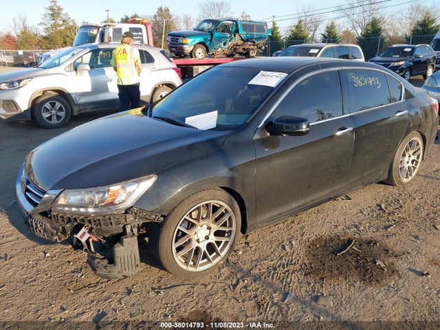 Honda Accord Touring 2014 1HGCR3F9XEA035416 Image 2
