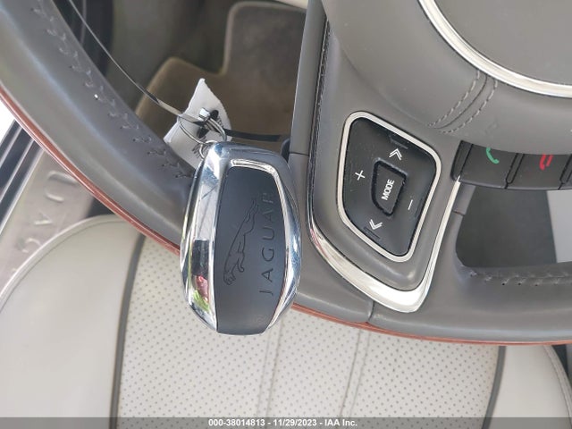 2012 JAGUAR XJ SAJWA1CB3CLV30638 Photo 10