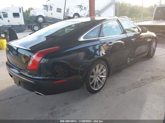 2012 JAGUAR XJ SAJWA1CB3CLV30638 Photo 3
