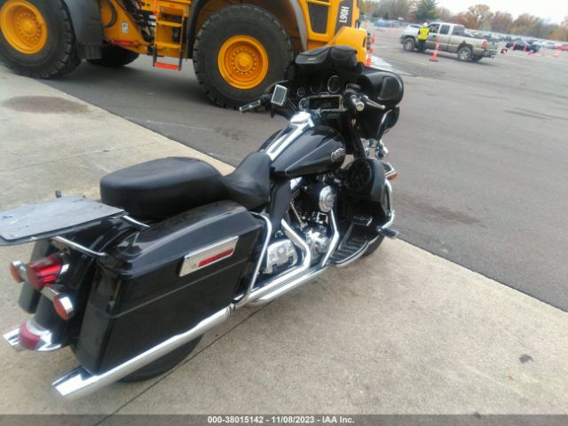 2013 HARLEY-DAVIDSON FLHTCU 1HD1FCM1XDB628731 Photo 3