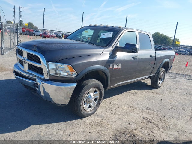 RAM 2500 Tradesman 2018 3C6UR5CL4JG379387 Image 2