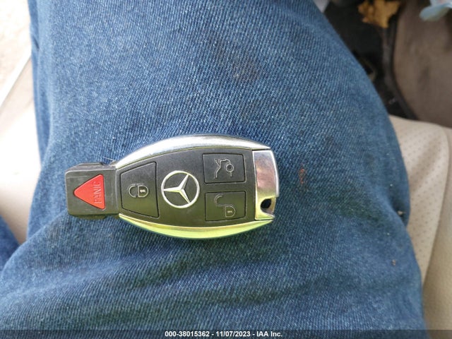 2010 MERCEDES-BENZ C 300 LUXURY/SPORT VIN: WDDGF5EB6AF372273