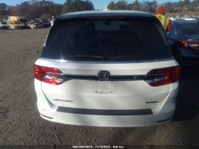 Honda Odyssey Touring 2018 5FNRL6H81JB038660 Image 16