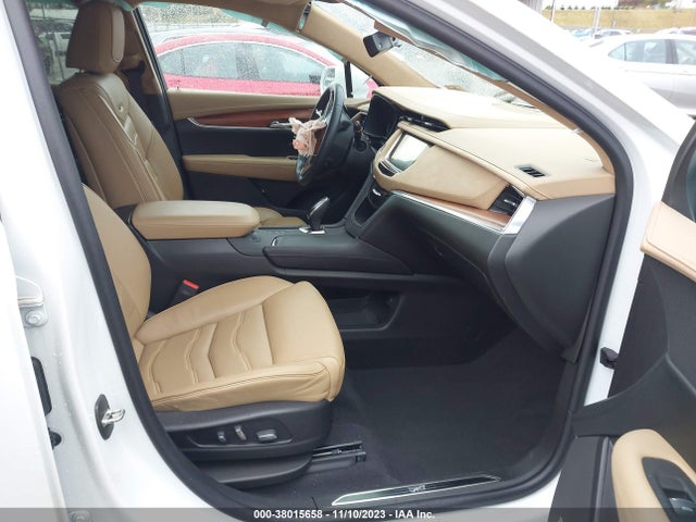 1GYKNFRS4HZ104588 Cadillac Xt5 Platinum