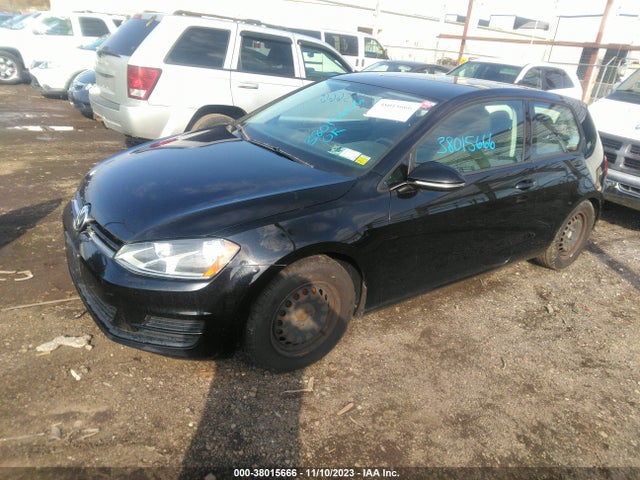 3VW817AU8FM023295 Volkswagen Golf Launch Edition 2-door