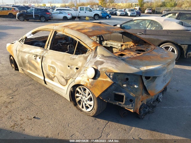 2018 HYUNDAI ELANTRA SE VIN: 5NPD74LFXJH393711