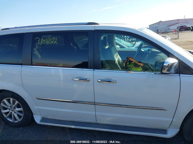 2C4RC1GG7GR303977 Chrysler Town & Country Limited Platinum