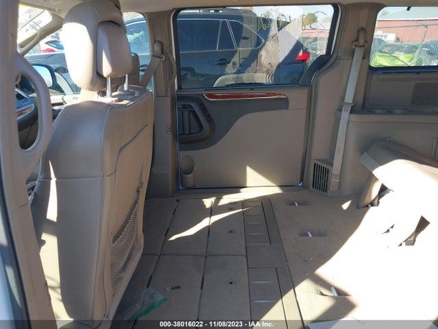 2C4RC1GG7GR303977 Chrysler Town & Country Limited Platinum