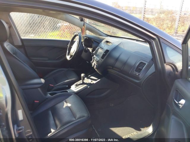 KNAFZ4A85G5490876 KIA FORTE EX
