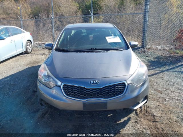 KNAFZ4A85G5490876 KIA FORTE EX