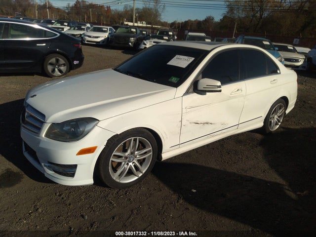 2013 MERCEDES-BENZ C 300 SPORT 4MATIC/LUXURY 4MATIC VIN: WDDGF8AB2DR287571