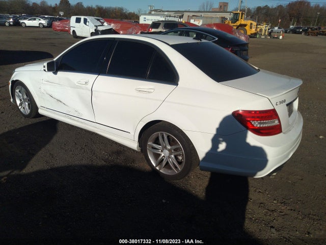 2013 MERCEDES-BENZ C 300 SPORT 4MATIC/LUXURY 4MATIC VIN: WDDGF8AB2DR287571