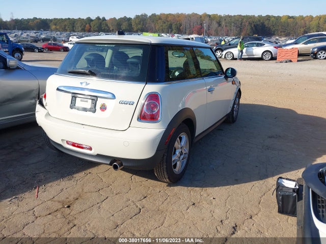2012 MINI COOPER WMWSU3C56CT258755 Photo 3