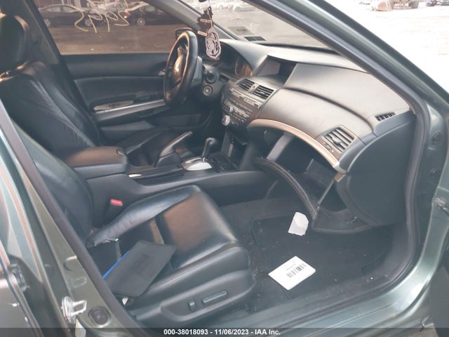 2010 HONDA ACCORD SDN EX-L VIN: 1HGCP3F83AA013460
