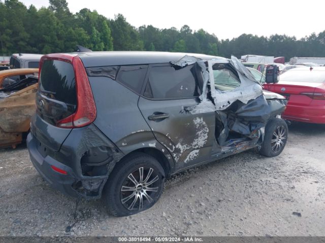 KNDJ23AU2L7717271 KIA SOUL LX
