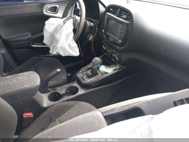KNDJ23AU2L7717271 KIA SOUL LX