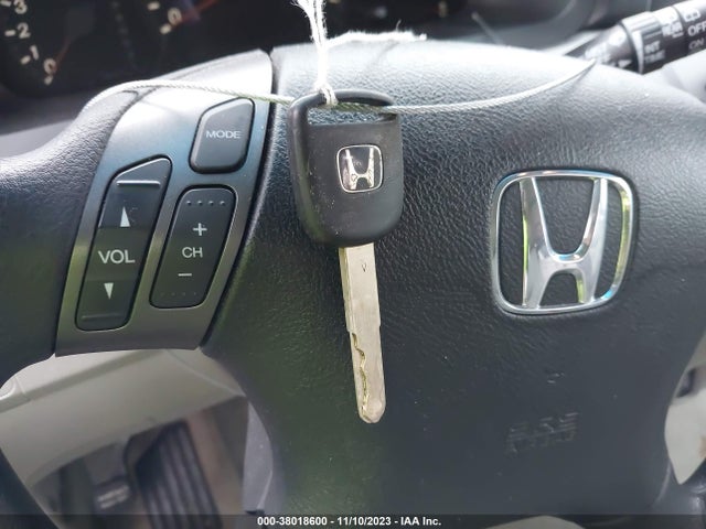 2005 HONDA ODYSSEY EX-L VIN: 5FNRL38685B050887