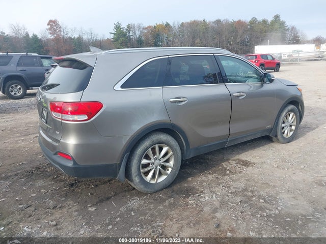 2016 KIA SORENTO 2.4L LX VIN: 5XYPGDA37GG023399