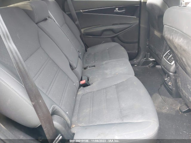 2016 KIA SORENTO 2.4L LX VIN: 5XYPGDA37GG023399