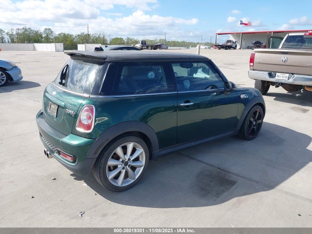 2011 MINI COOPER HARDTOP WMWSV3C54BTY10992 Photo 3