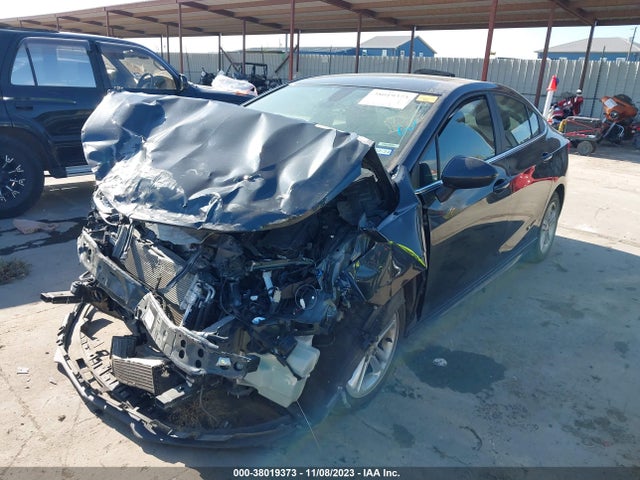Chevrolet Cruze Lt Auto 2018 1G1BE5SM4J7146202 Image 2