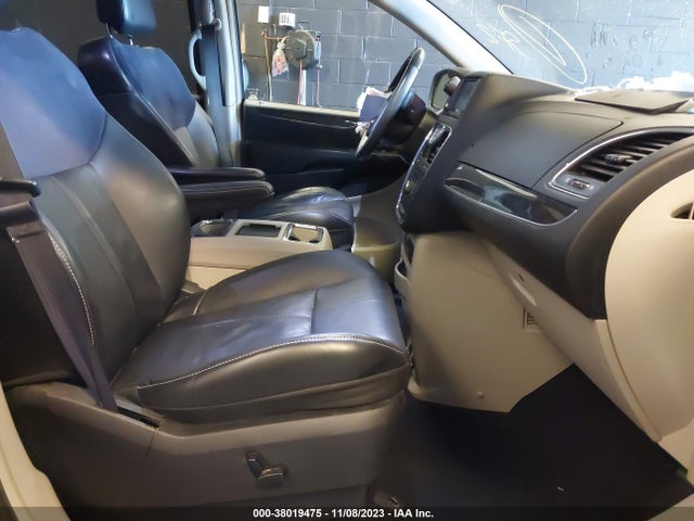 2C4RC1GG0FR554712 Chrysler Town & Country Limited Platinum